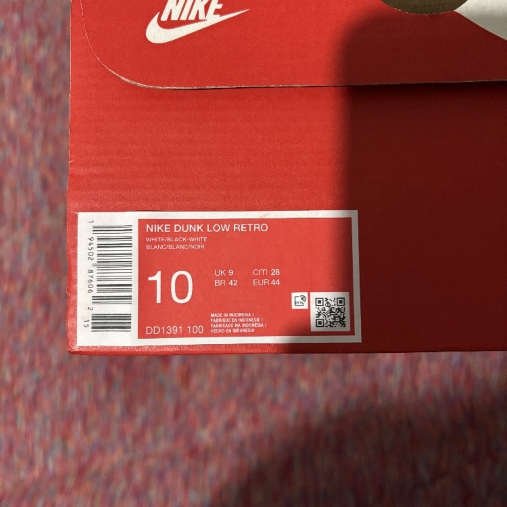 Nike Dunk Low Retro Sneakers - Red and White